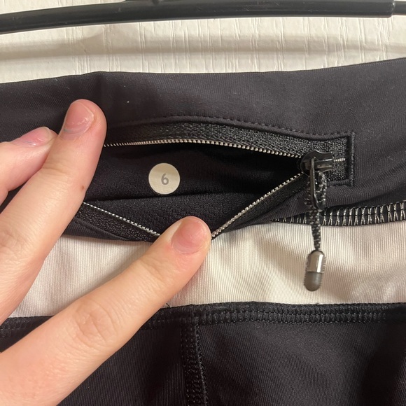 Lululemon Run: Inspire Crop || *All Full-On Luxtreme Size 6 Black / White - Picture 13 of 14